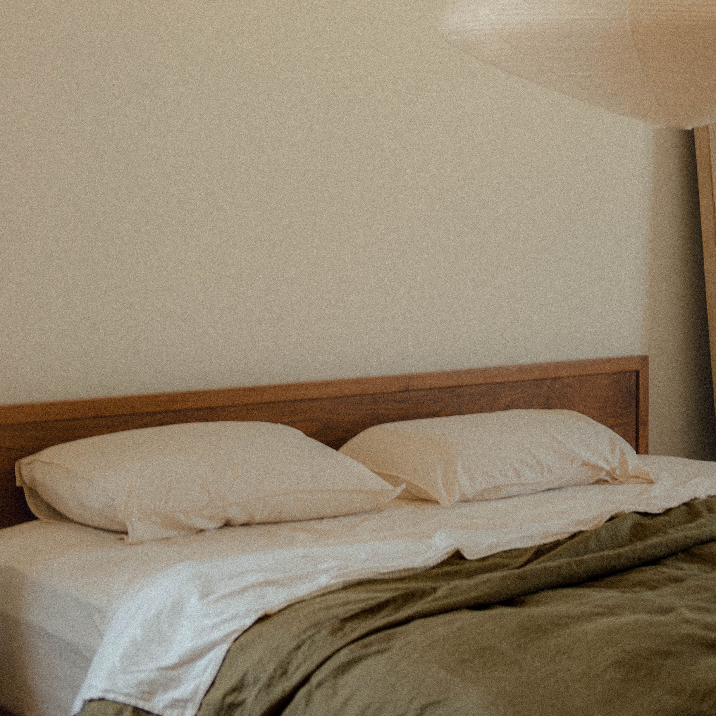 Organic Matte Satin Linen Sheet Set