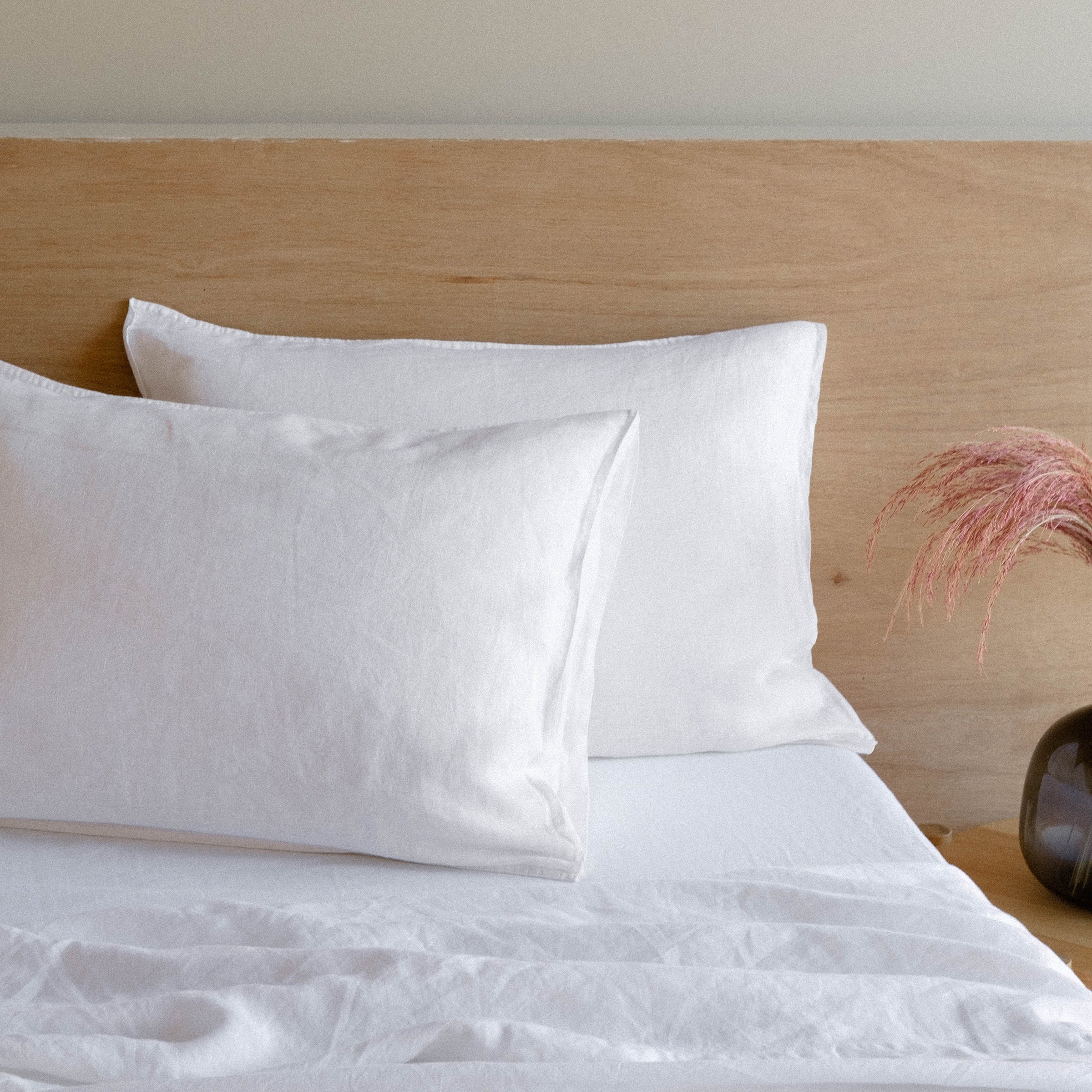 Morrow Soft Goods Sheet Set Heirloom Linen in White Size Queen