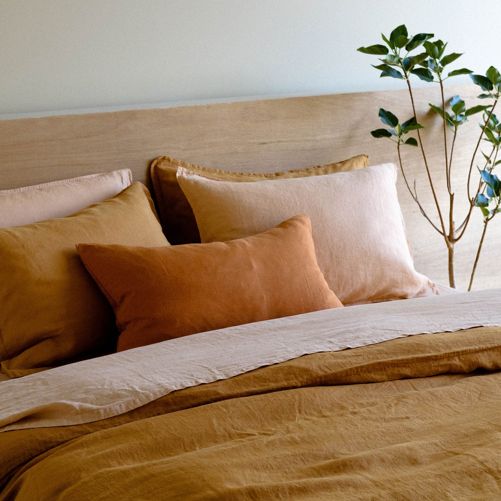 tobacco linen bedding Celso de Lemos Kroco durable fitted sheet hugs your mattress with a continuous elastic hem The combo you didnt know