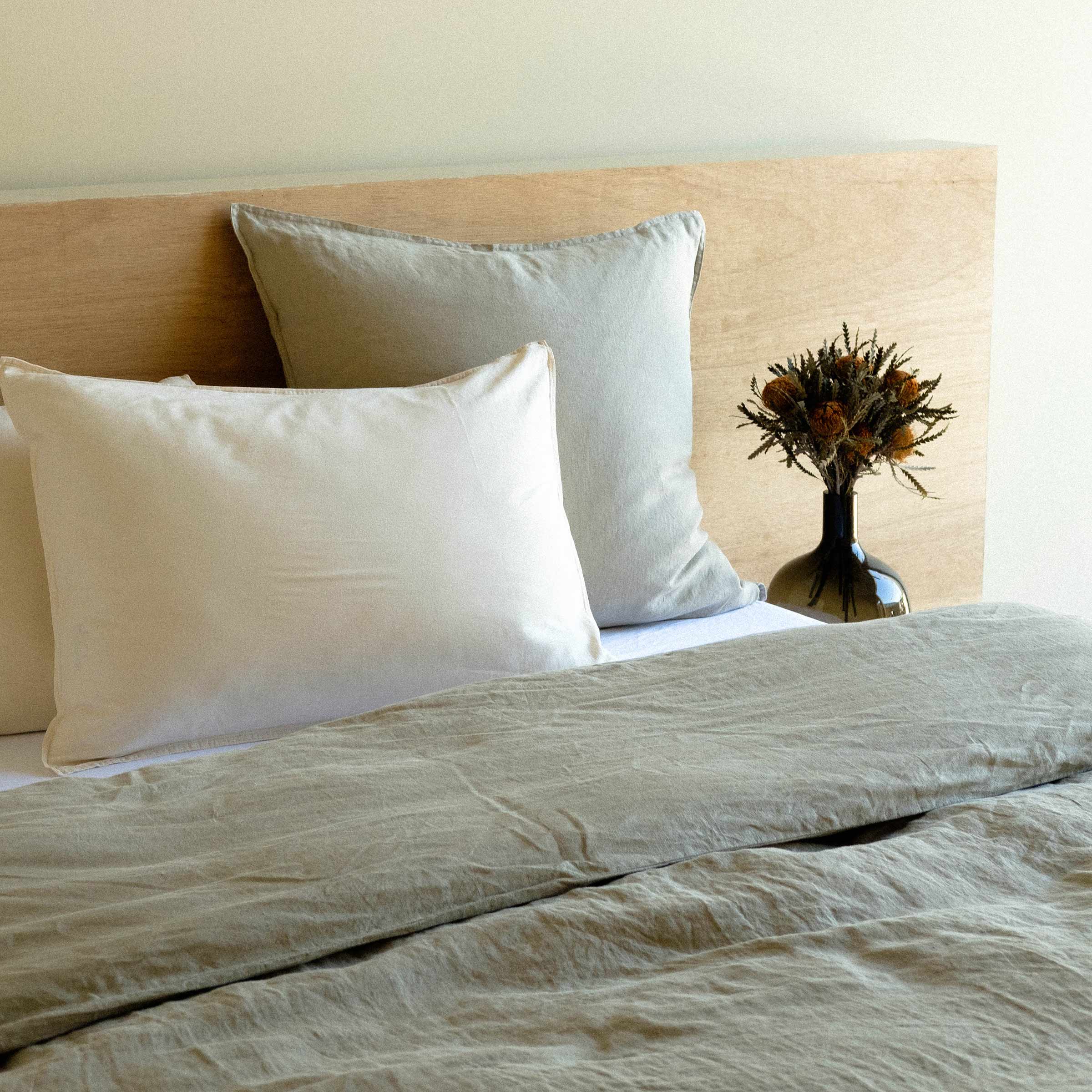 Morrow Soft Goods Heirloom Linen Sheet Set - Thumbnail 3